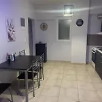 Dimitris House 4 アパート *